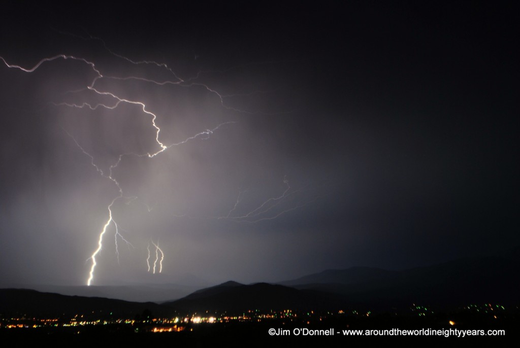 how to photograph lightning